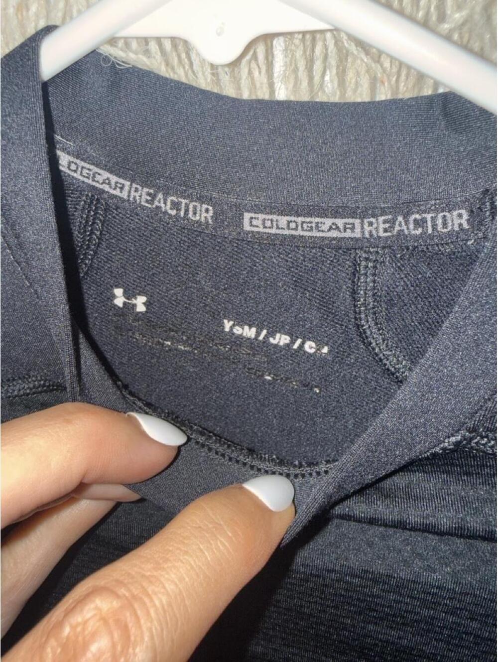 Under Armour Kid's Black Shirt - Picture 4 of 4